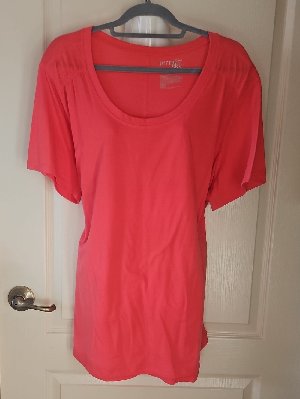 Coral Women's Top by Terra & Sky size 20W-22W looks New